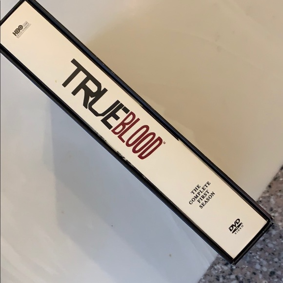 True Blood Cimplete 1st season Dvd set - Picture 3 of 8
